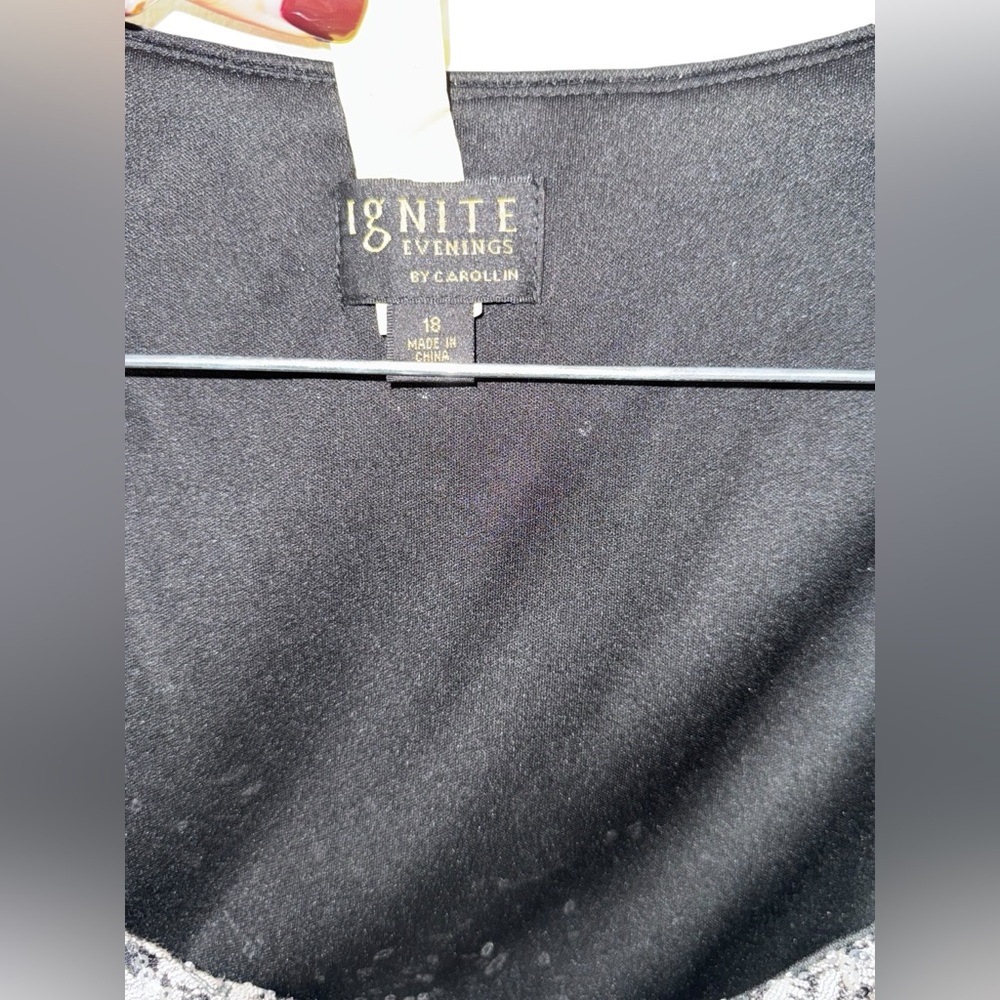 Vintage 1990’s IgNite Evenings by Carrollin Silver Elegant‎ Formal Gown - Picture 11 of 15